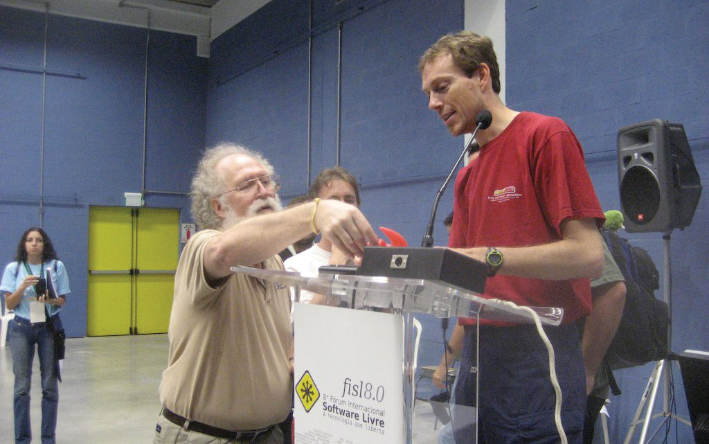 Theo de Raadt (here with Jon "maddog" Hall) is one of the most outspoken BSD developers who continues to criticize OpenSSL. Theo de Raadt (here with Jon "maddog" Hall) is one of the most outspoken BSD developers who continues to criticize OpenSSL.